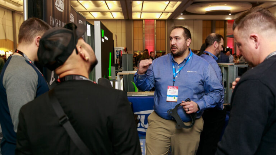 Data center professionals discussing solutions at emerging European markets event